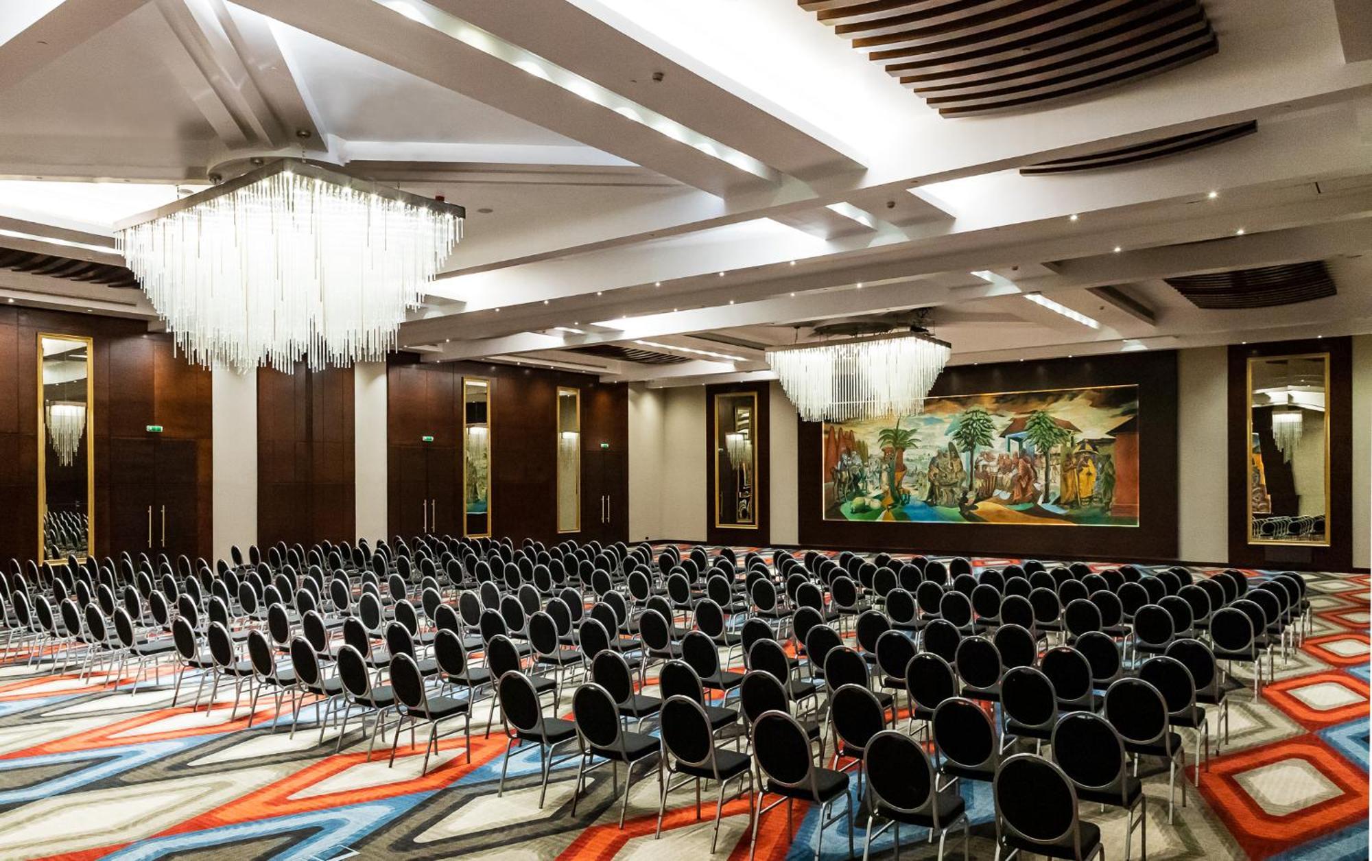 Moevenpick Ambassador Hotel Accra Esterno foto