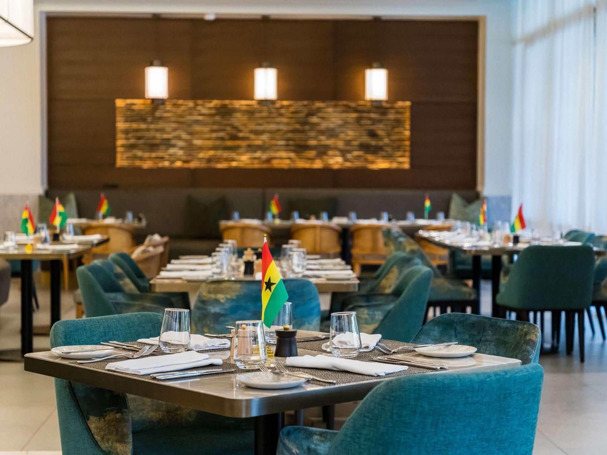 Moevenpick Ambassador Hotel Accra Esterno foto