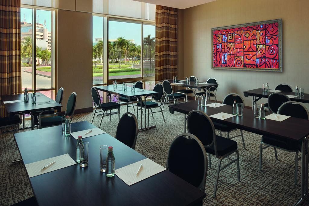 Moevenpick Ambassador Hotel Accra Esterno foto