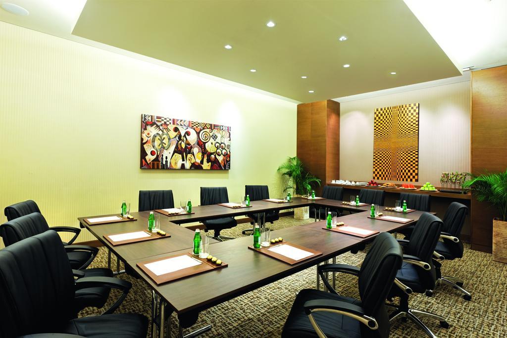 Moevenpick Ambassador Hotel Accra Esterno foto