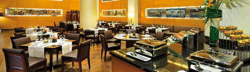 Moevenpick Ambassador Hotel Accra Esterno foto