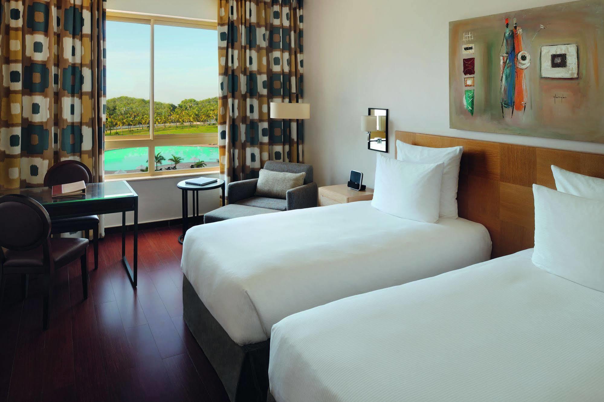 Moevenpick Ambassador Hotel Accra Esterno foto