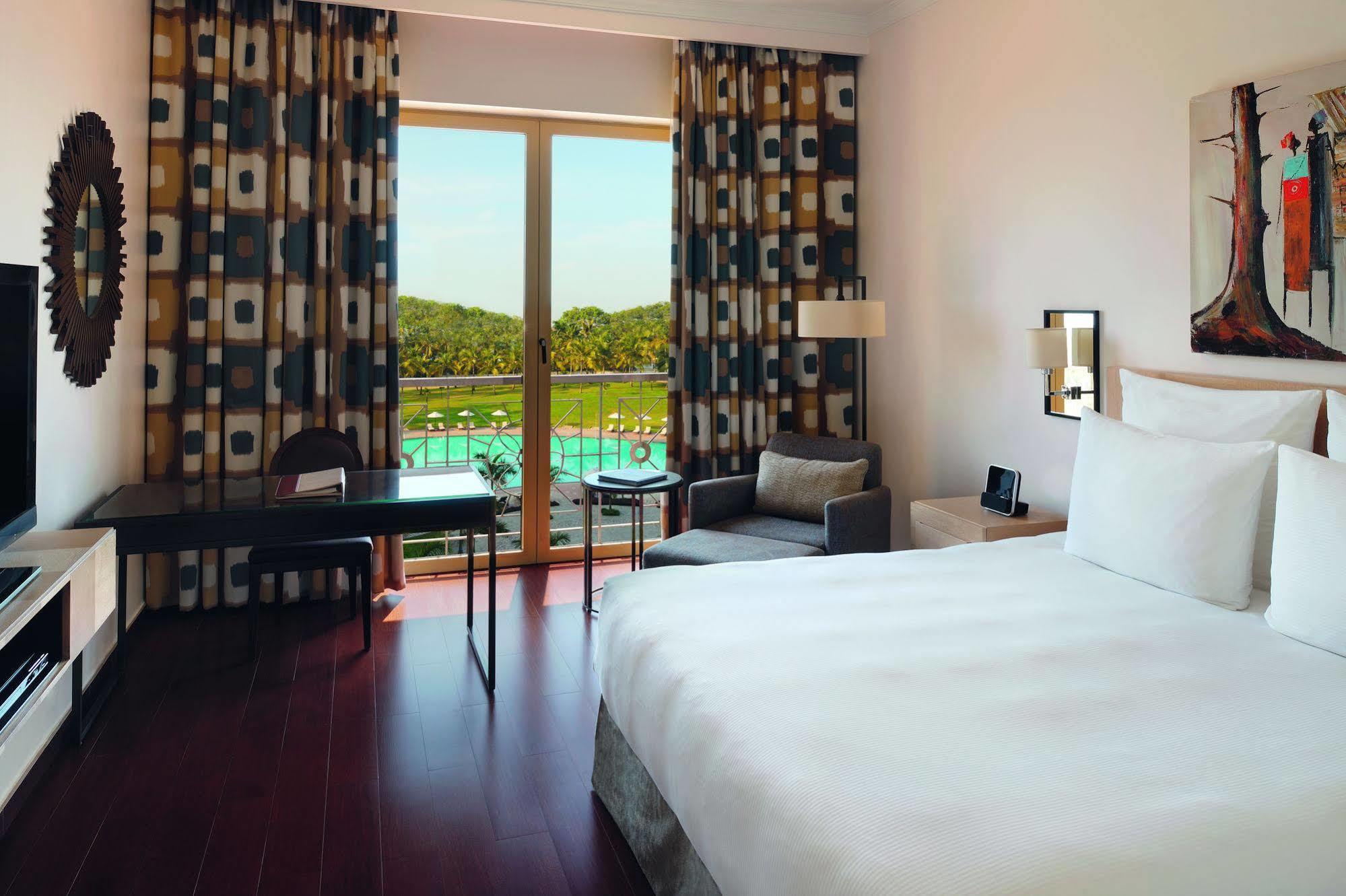 Moevenpick Ambassador Hotel Accra Esterno foto