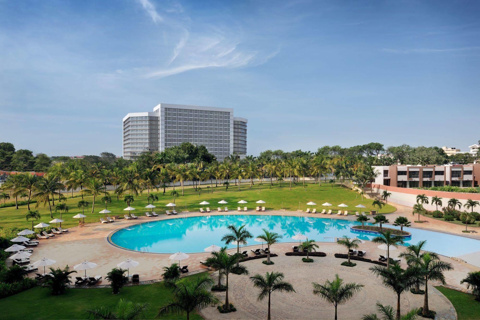 Moevenpick Ambassador Hotel Accra Esterno foto