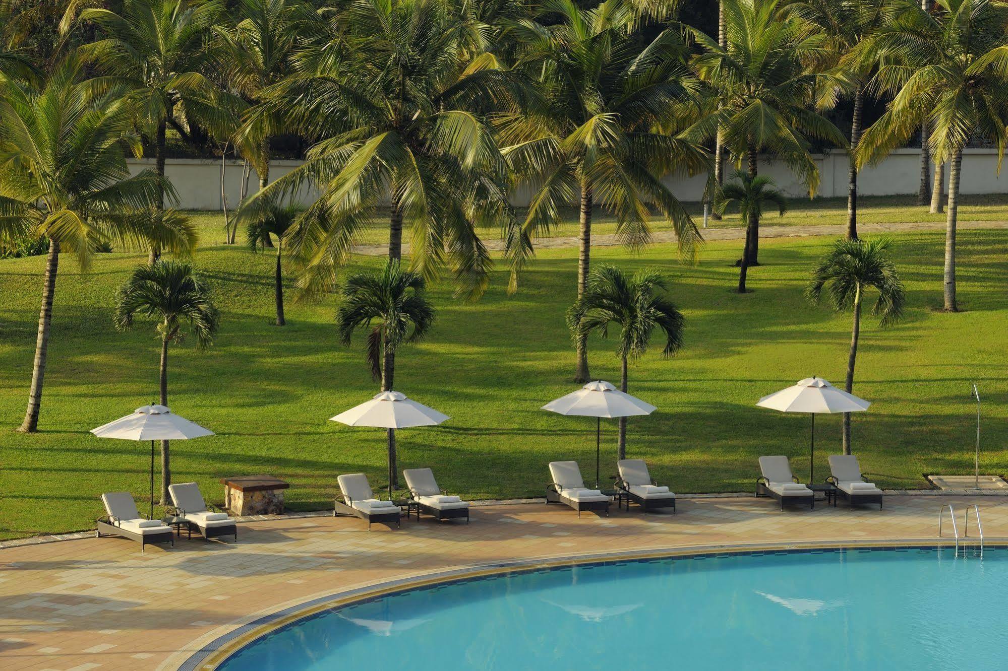 Moevenpick Ambassador Hotel Accra Esterno foto
